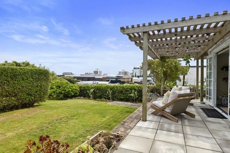 Photo of property in 60 Gover Street, New Plymouth, 4310