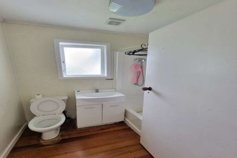 Photo of property in 420 Old Te Atatu Road, Te Atatu Peninsula, Auckland, 0610