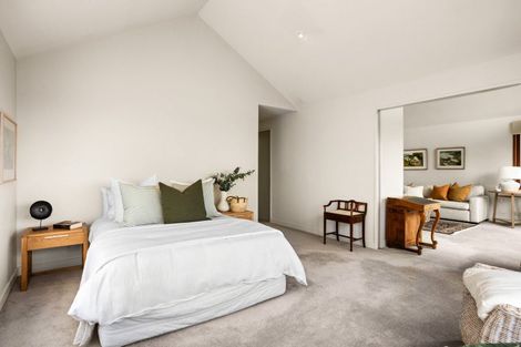 Photo of property in 1a Gillean Street, Havelock North, 4130