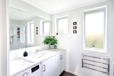 Photo of property in 71 Macandrew Road, South Dunedin, Dunedin, 9012