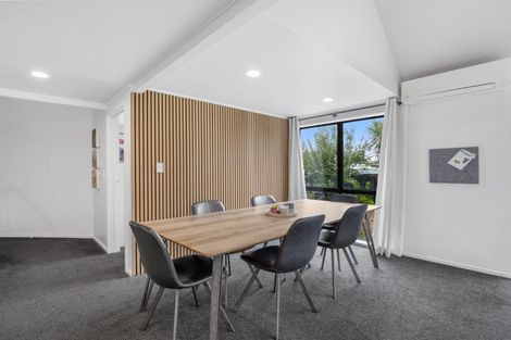 Photo of property in 4 Libra Place, Kawaha Point, Rotorua, 3010