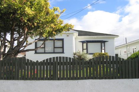 Photo of property in 24 Glamis Avenue, Strathmore Park, Wellington, 6022