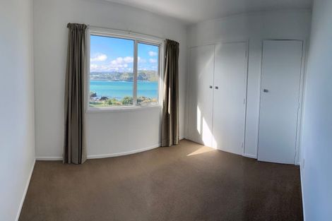 Photo of property in 2/330 Queens Drive, Lyall Bay, Wellington, 6022