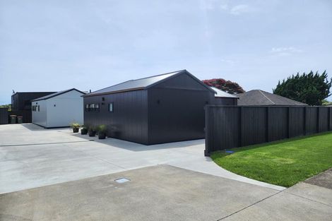 Photo of property in 140 Ngamotu Road, Spotswood, New Plymouth, 4310