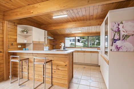 Photo of property in 5 Chardon Place, Henderson, Auckland, 0612