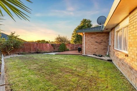 Photo of property in 12 Bokeen Lane, Flat Bush, Auckland, 2019