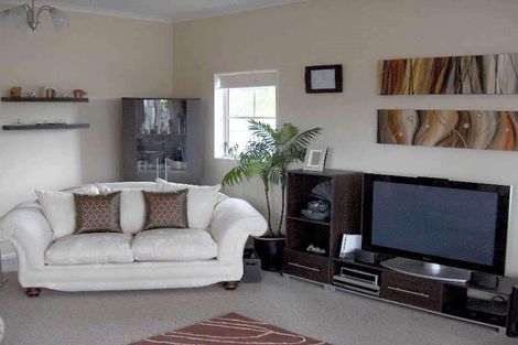 Photo of property in 17 Elizabeth Street, Waikanae, 5036