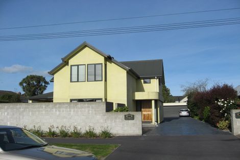 Photo of property in 2/2a Chilcombe Street, Ilam, Christchurch, 8041