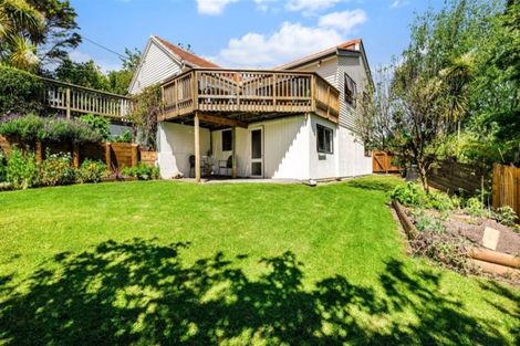 Photo of property in 14 Derwent Crescent, Titirangi, Auckland, 0604