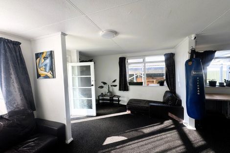 Photo of property in 16 Forth Street, Levin, 5510