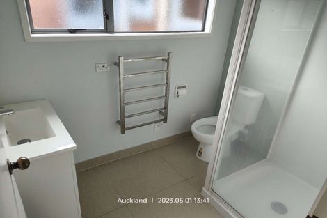 Photo of property in 30a Kiteroa Terrace, Rothesay Bay, Auckland, 0630