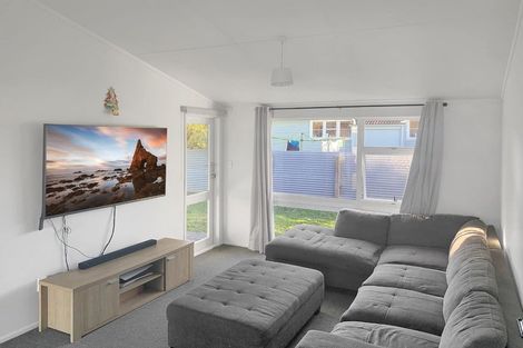 Photo of property in 33a Avenue Road, Foxton, 4814