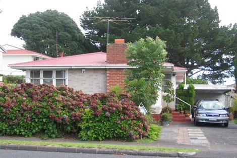 Photo of property in 27 Astley Avenue, New Lynn, Auckland, 0600