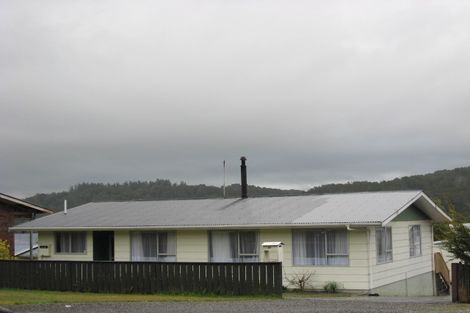 Photo of property in 69 Omapere Street, Dobson, Greymouth, 7805
