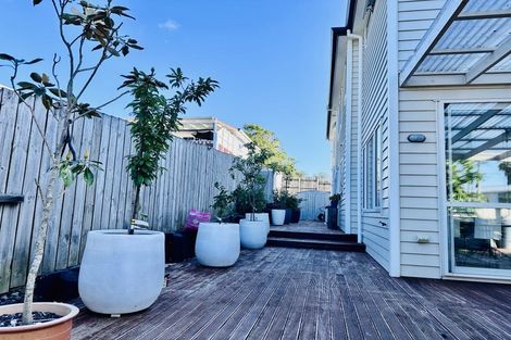 Photo of property in 8 Harrington Road, Henderson, Auckland, 0610
