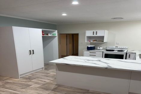 Photo of property in 22 Freyberg Crescent, Waikanae Beach, Waikanae, 5036