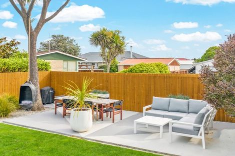 Photo of property in 10 Marine Parade, North New Brighton, Christchurch, 8083