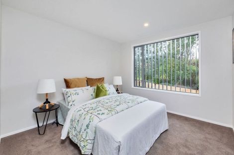 Photo of property in 1a Lyons Avenue, Murrays Bay, Auckland, 0630