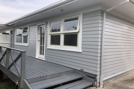 Photo of property in 2/9 College Road, Northcote, Auckland, 0627