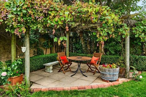 Photo of property in 14 Marina Grove, Hutt Central, Lower Hutt, 5010