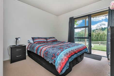 Photo of property in 11 Pineview Lane, Helensville, 0875