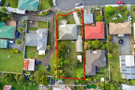 Photo of property in 16 Campbell Place, Papakura, 2110