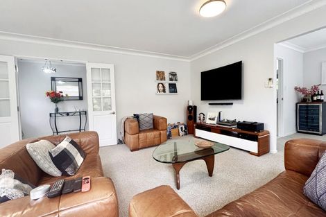 Photo of property in 19 Ravenstone Place, Chatswood, Auckland, 0626