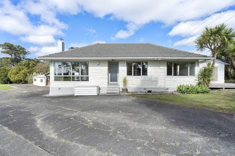 Photo of property in 103a Roberts Road, Te Atatu South, Auckland, 0610