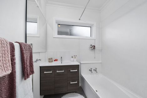 Photo of property in 10 Karaka Grove, Raumati Beach, Paraparaumu, 5032