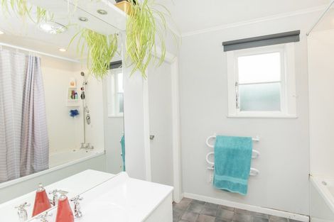 Photo of property in 16 Poplar Street, Mangapapa, Gisborne, 4010