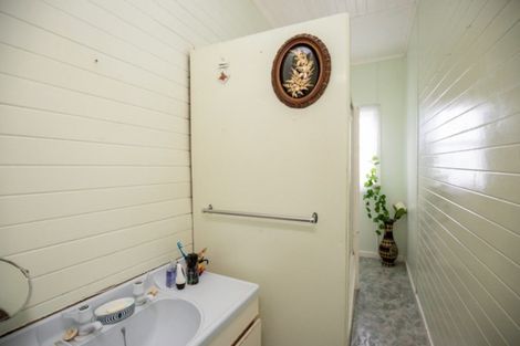 Photo of property in 4933 State Highway 2, Ngatea, 3597