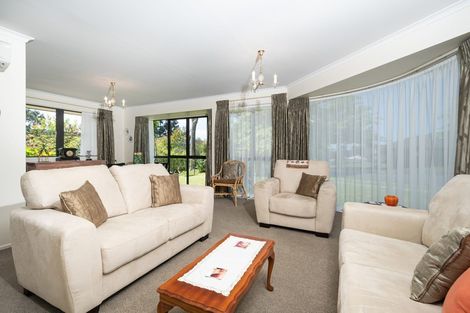 Photo of property in 56 Sapperton Drive, Henderson, Auckland, 0612