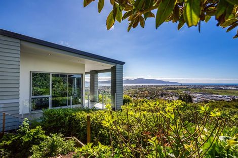 Photo of property in 69 Panorama Drive, Paraparaumu, 5032
