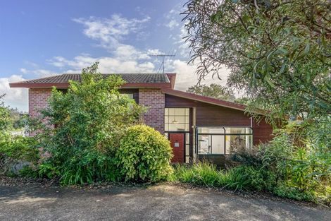Photo of property in 2/41 Radiata Lane, Chatswood, Auckland, 0626