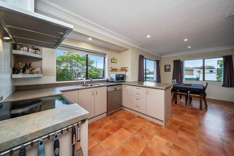 Photo of property in 31 Tiverton Crescent, Whalers Gate, New Plymouth, 4310