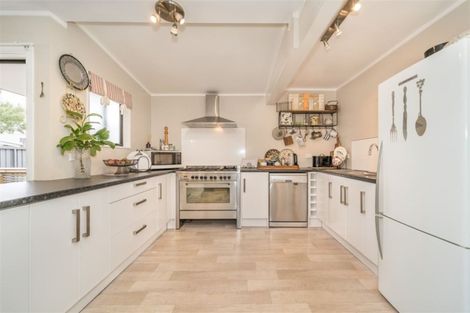 Photo of property in 10 Whitley Avenue, Ebdentown, Upper Hutt, 5018