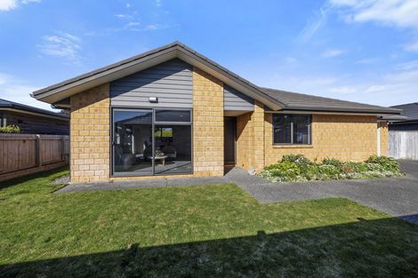 Photo of property in 7 Nukuroa Close, Waitara, 4320