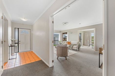 Photo of property in 23 Greenwood Place, Fitzherbert, Palmerston North, 4410