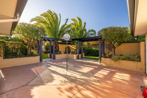 Photo of property in 19a Lake Terrace Road, Burwood, Christchurch, 8061