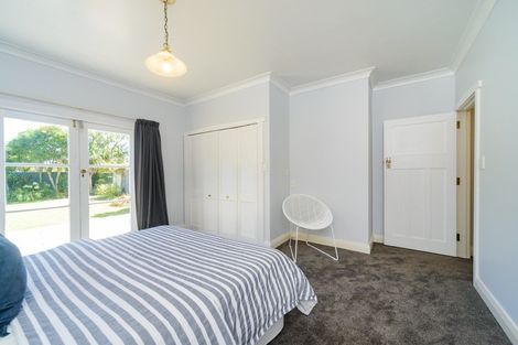 Photo of property in 35 Florence Avenue, Palmerston North, 4414