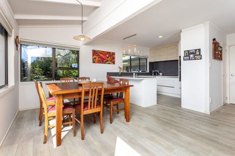 Photo of property in 115 Wilson Road, South Head, Helensville, 0874