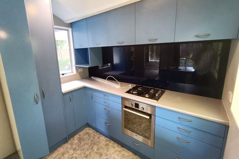 Photo of property in 13a Kingsbridge Place, Newlands, Wellington, 6037