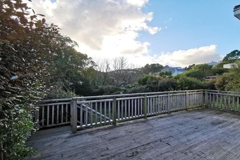 Photo of property in 15 Ranui Crescent, Khandallah, Wellington, 6035