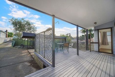 Photo of property in 2/19 Tane Street, New Lynn, Auckland, 0600