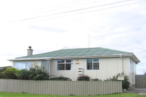 Photo of property in 5 Roore Street, Foxton Beach, Foxton, 4815