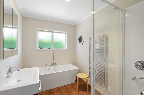 Photo of property in 9a Del Mar Place, Merrilands, New Plymouth, 4312