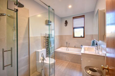 Photo of property in 12 Strathmore Crescent, Roslyn, Dunedin, 9010