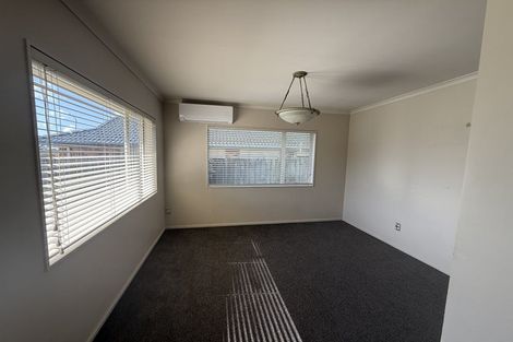 Photo of property in 12 Ballydonegan Rise, East Tamaki, Auckland, 2013