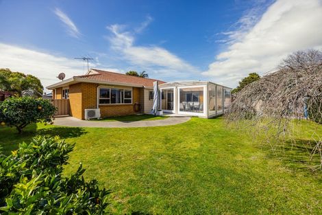 Photo of property in 58 Rushgreen Avenue, Pahurehure, Papakura, 2113