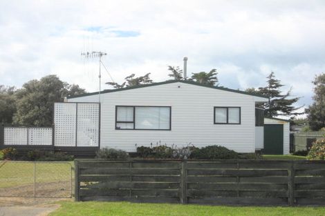 Photo of property in 22 Rua Avenue, Waitarere Beach, Levin, 5510